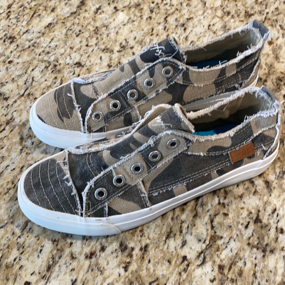 Blowfish size 9, brand new never worn.